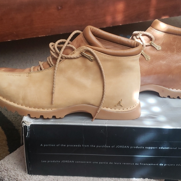 Men's Shoes - Picture 3 of 4